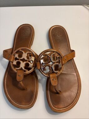 Tory Burch Tan Leather Miller Sandals with Rose Gold Medallion 7.5M